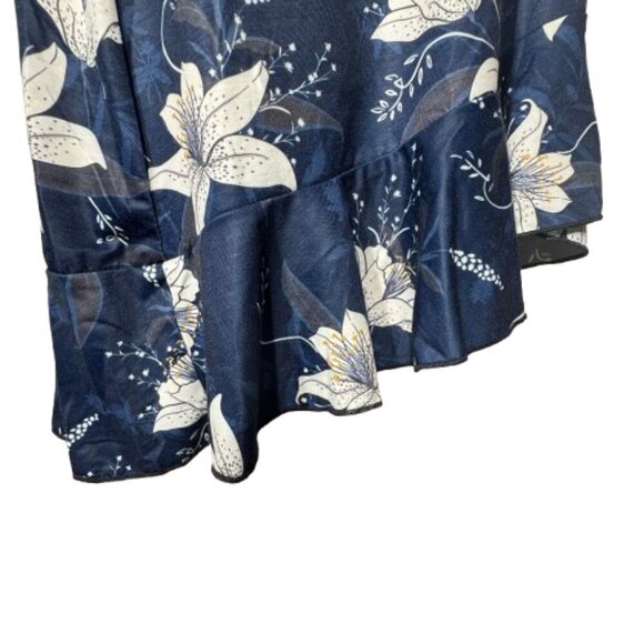 NWT Untranice Women's Floral Blue and White Spaghetti Strap Dress - Picture 5 of 7